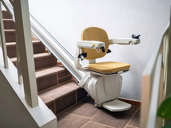 Migliorare-aspetto-estetico-immobile-con-poltroncine-montascale