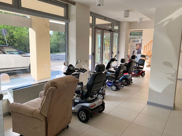 Azienda-installazione-poltroncine-scooter-per-disabili